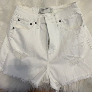 White Abercrombie and Fitch jean shorts size 00r